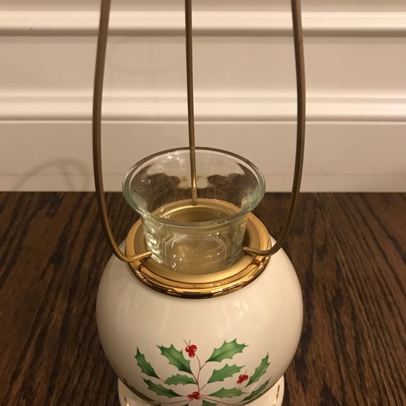 Lenox ~ Holiday Tea light Candle Lamp ~ Holly & Berry w/Gold Trim ~ EUC - Picture 4 of 7